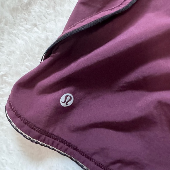 Lululemon Seek The Heat Short Il in Black Currant size 10 - Picture 4 of 5